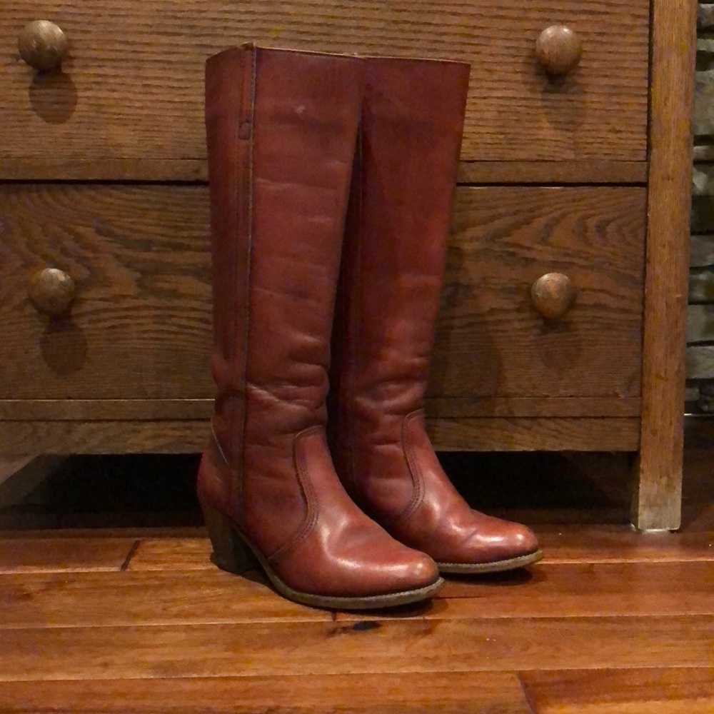 Beautiful vintage red leather Dex riding boots.